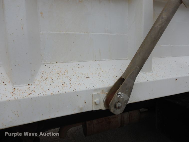 image for item DK1791 2005 International 4400  dump truck