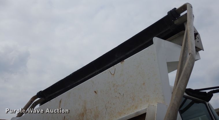 image for item DK1791 2005 International 4400  dump truck