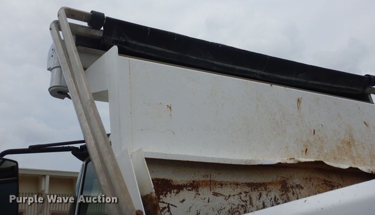 image for item DK1791 2005 International 4400  dump truck