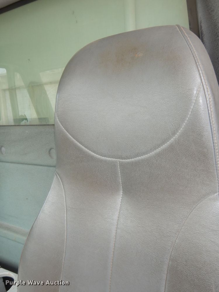 image for item DK1791 2005 International 4400  dump truck