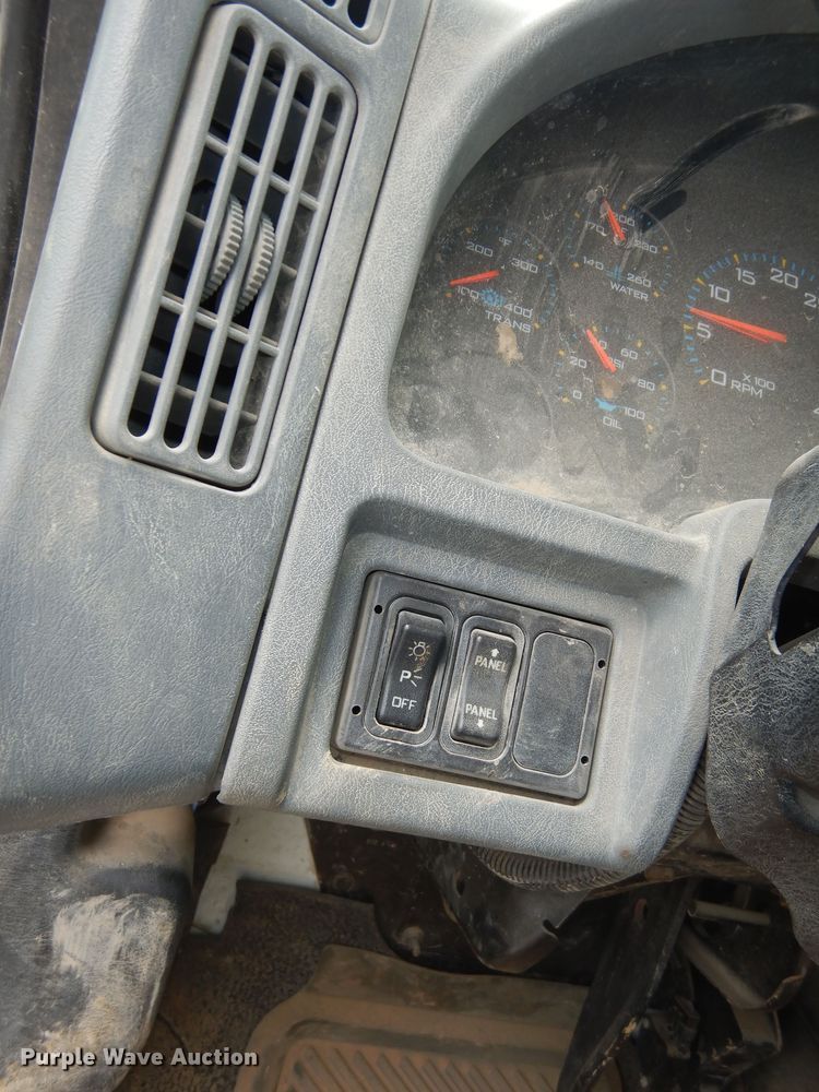 image for item DK1791 2005 International 4400  dump truck