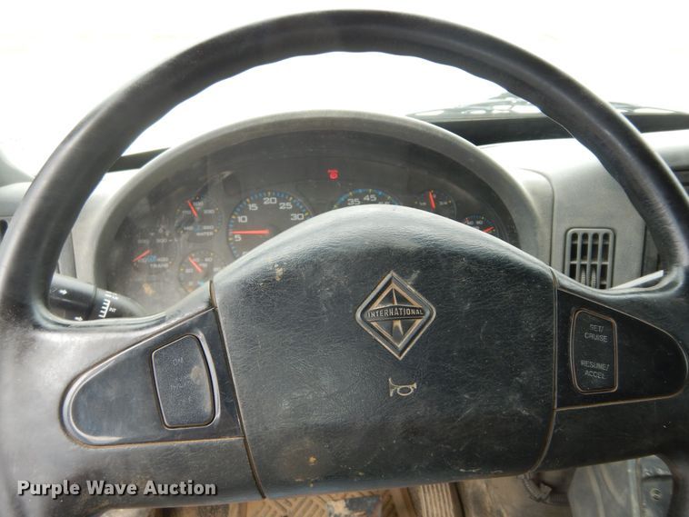 image for item DK1791 2005 International 4400  dump truck