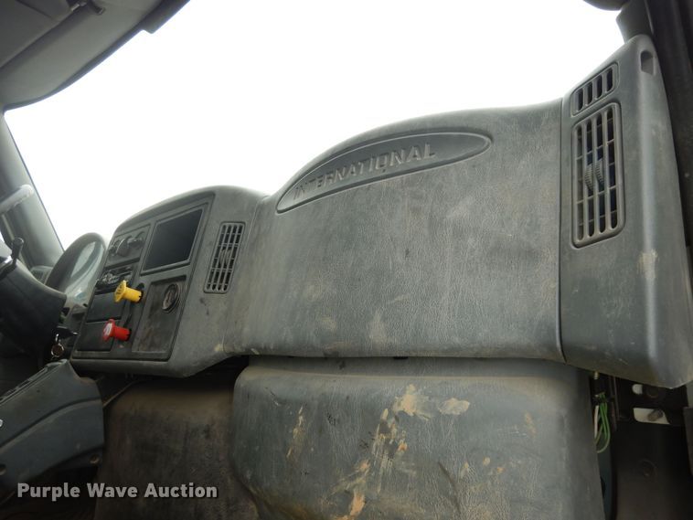 image for item DK1791 2005 International 4400  dump truck