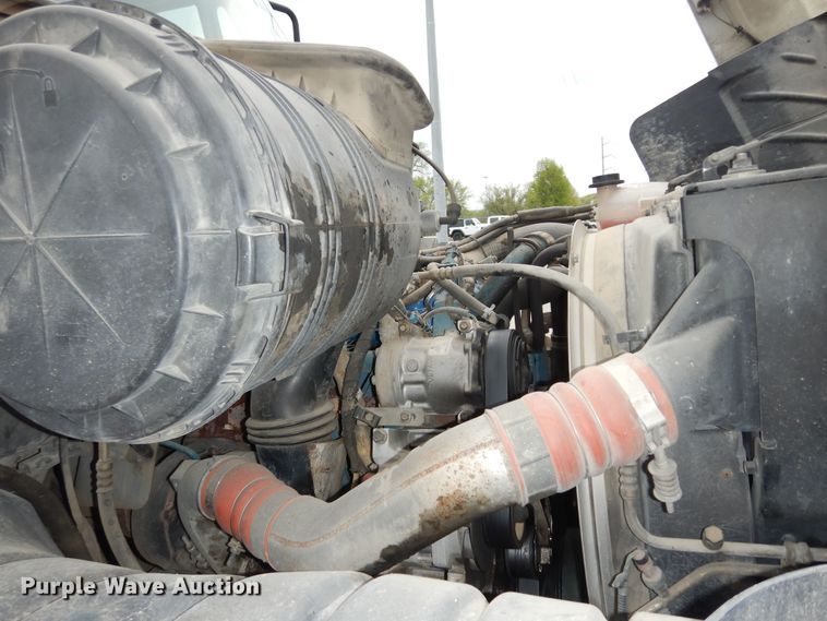 image for item DK1791 2005 International 4400  dump truck