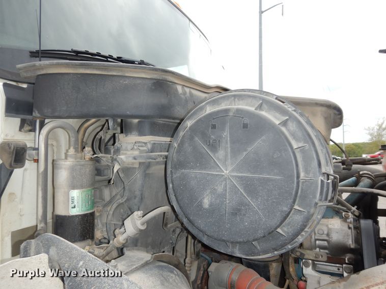 image for item DK1791 2005 International 4400  dump truck