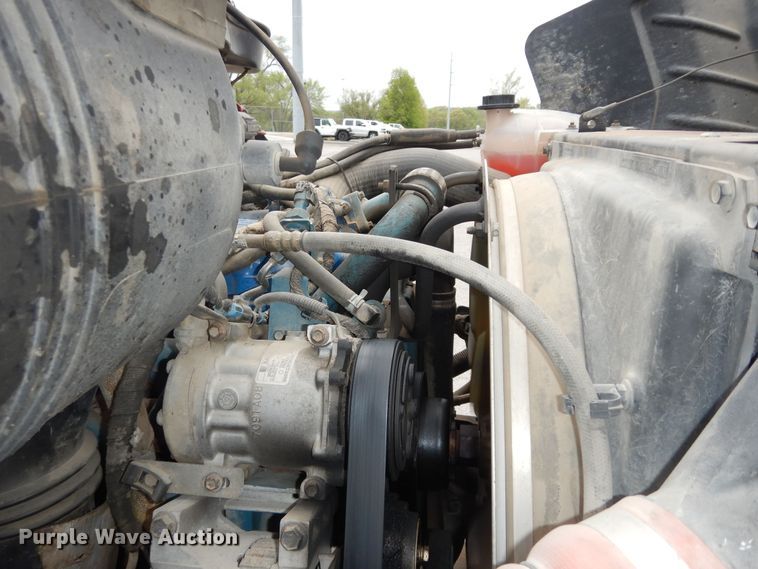 image for item DK1791 2005 International 4400  dump truck