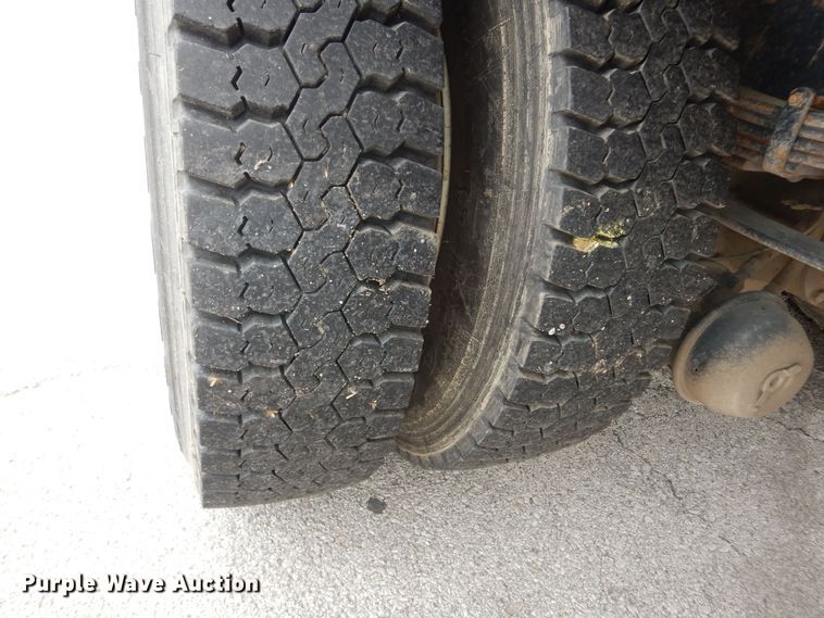 image for item DK1791 2005 International 4400  dump truck