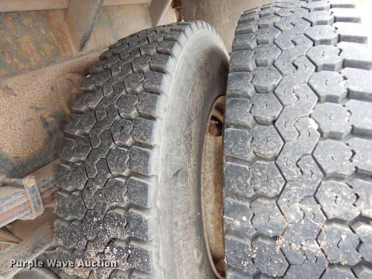 image for item DK1791 2005 International 4400  dump truck