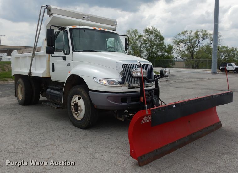 image for item DK1792 2005 International 4400  dump truck