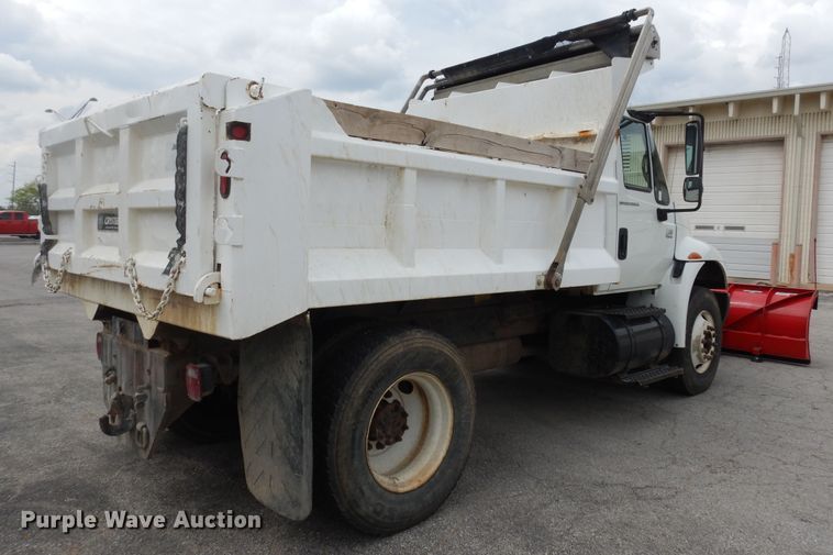 image for item DK1792 2005 International 4400  dump truck