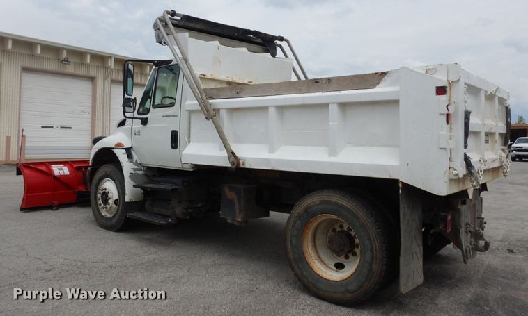 image for item DK1792 2005 International 4400  dump truck