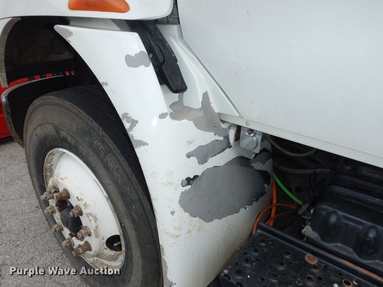 image for item DK1792 2005 International 4400  dump truck