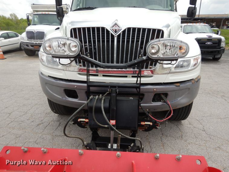 image for item DK1792 2005 International 4400  dump truck