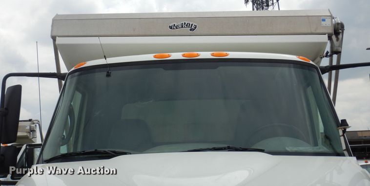 image for item DK1792 2005 International 4400  dump truck