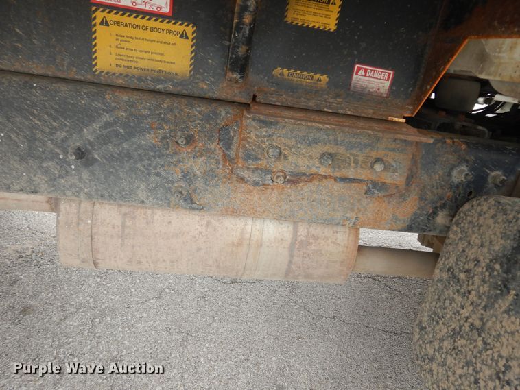 image for item DK1792 2005 International 4400  dump truck