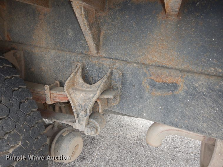 image for item DK1792 2005 International 4400  dump truck