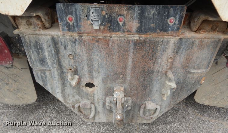 image for item DK1792 2005 International 4400  dump truck