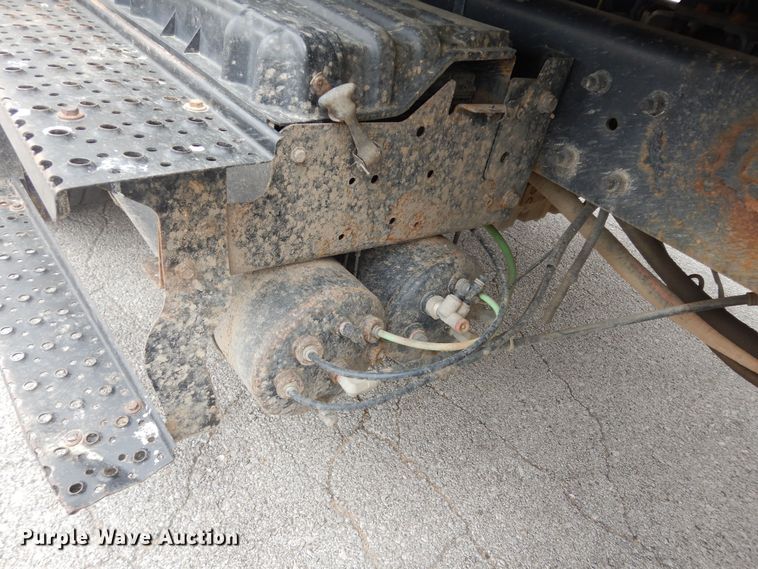 image for item DK1792 2005 International 4400  dump truck