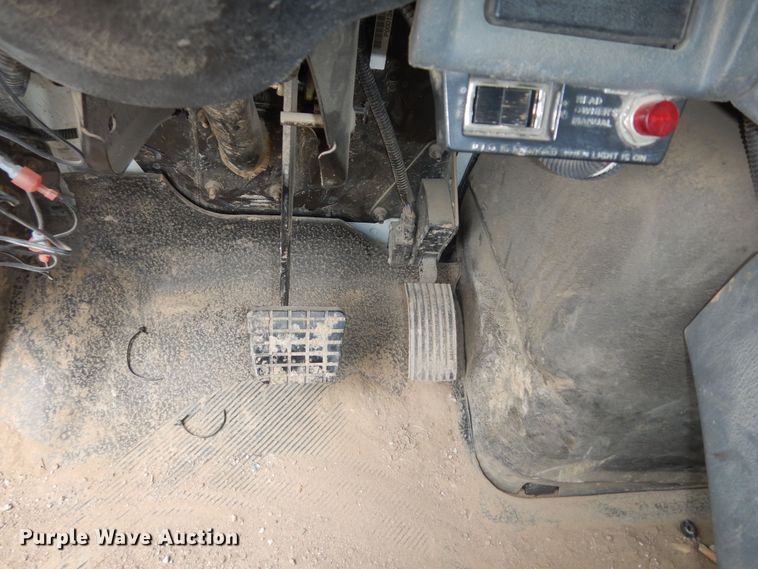 image for item DK1792 2005 International 4400  dump truck