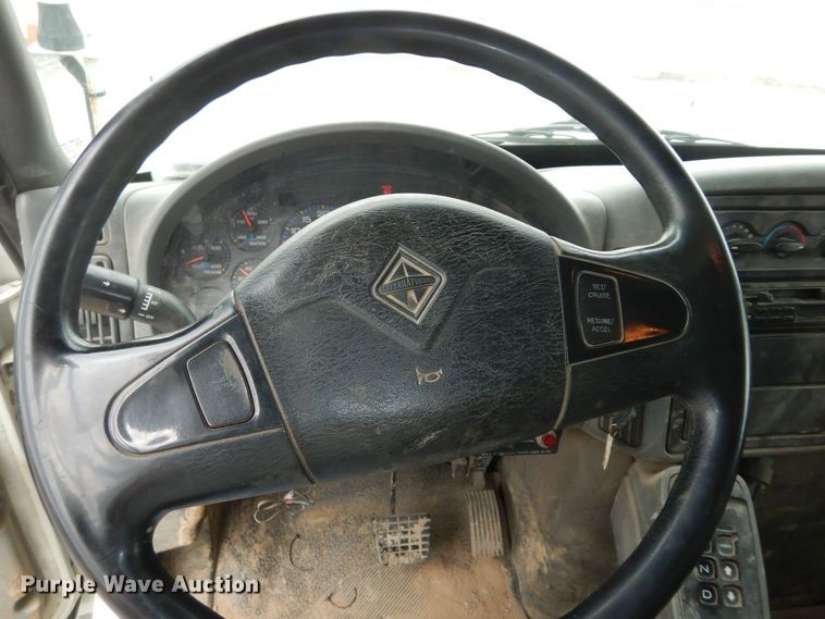 image for item DK1792 2005 International 4400  dump truck