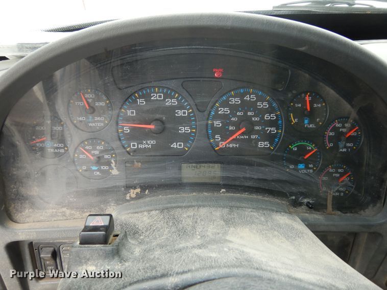 image for item DK1792 2005 International 4400  dump truck