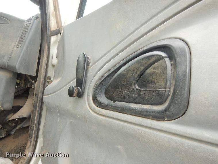 image for item DK1792 2005 International 4400  dump truck