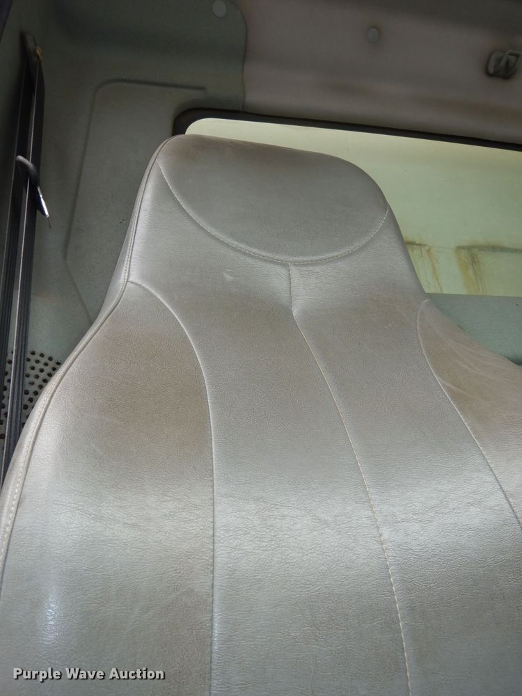 image for item DK1792 2005 International 4400  dump truck