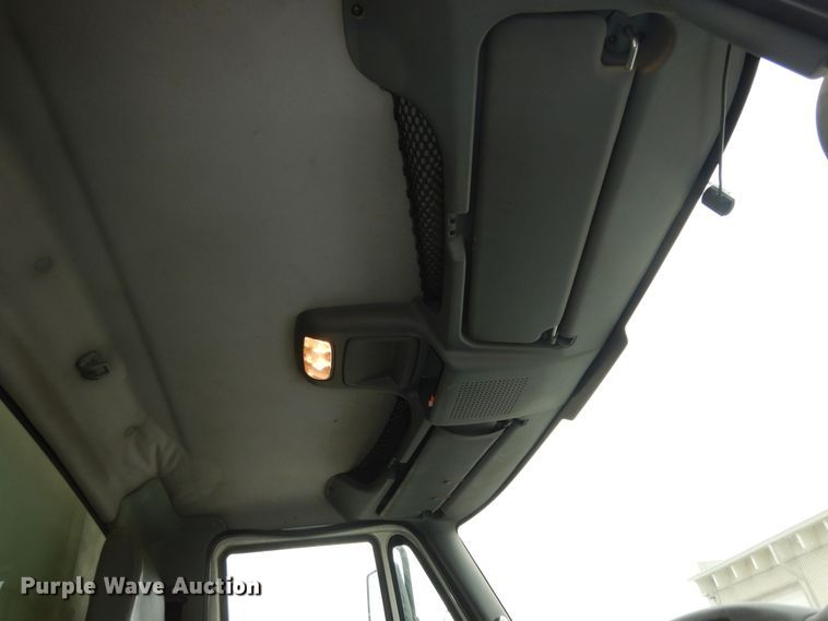 image for item DK1792 2005 International 4400  dump truck