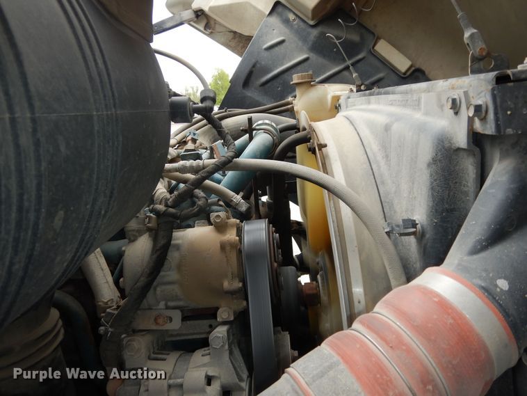 image for item DK1792 2005 International 4400  dump truck