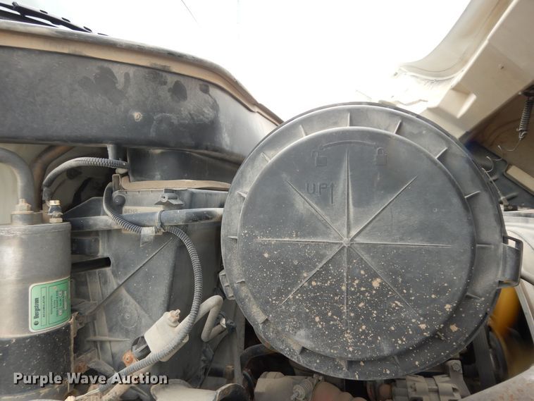 image for item DK1792 2005 International 4400  dump truck