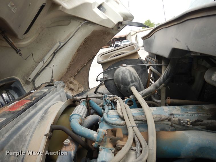 image for item DK1792 2005 International 4400  dump truck