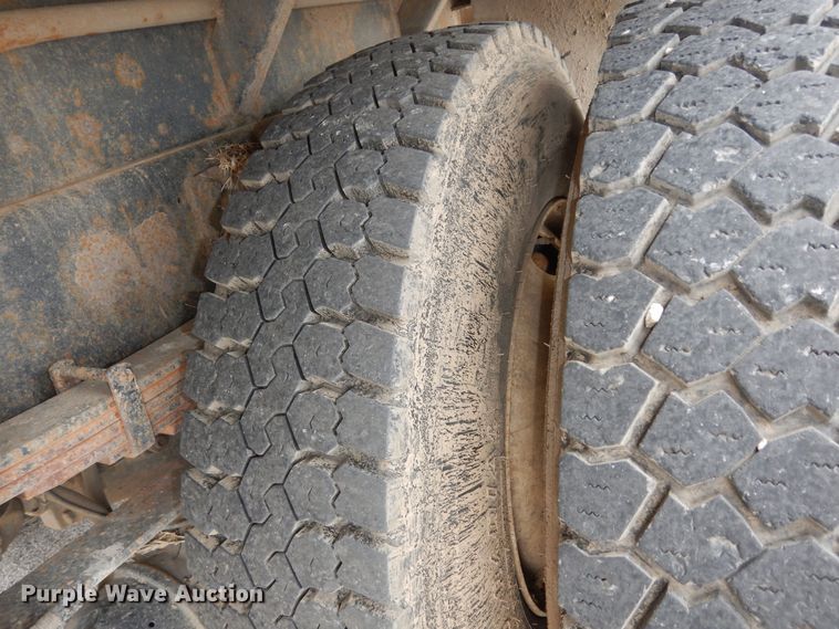 image for item DK1792 2005 International 4400  dump truck