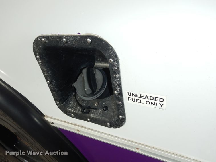 image for item DK1797 2015 Ford E450 Super Duty  shuttle bus