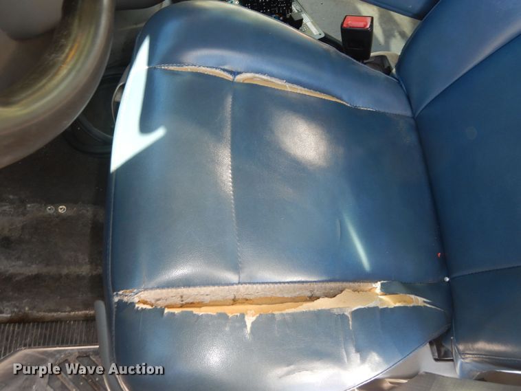 image for item DK1797 2015 Ford E450 Super Duty  shuttle bus