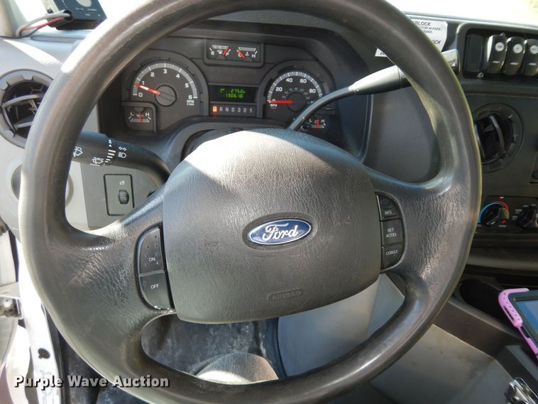 image for item DK1797 2015 Ford E450 Super Duty  shuttle bus