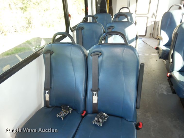 image for item DK1797 2015 Ford E450 Super Duty  shuttle bus