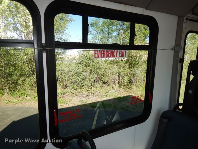 image for item DK1797 2015 Ford E450 Super Duty  shuttle bus