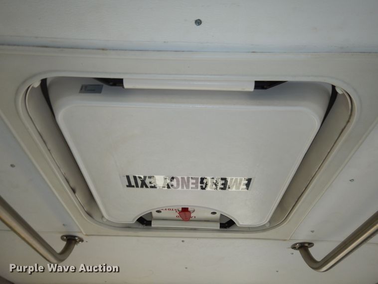 image for item DK1797 2015 Ford E450 Super Duty  shuttle bus