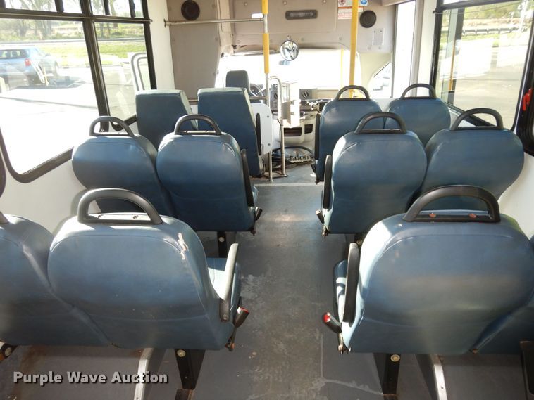 image for item DK1797 2015 Ford E450 Super Duty  shuttle bus