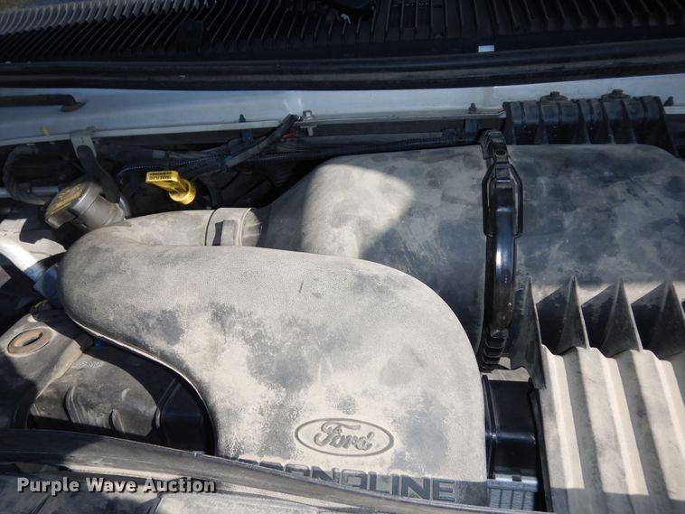 image for item DK1797 2015 Ford E450 Super Duty  shuttle bus