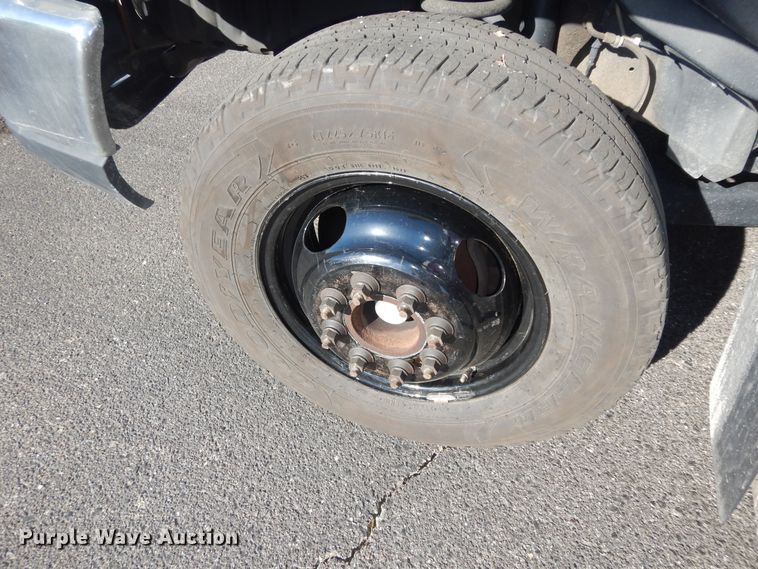 image for item DK1797 2015 Ford E450 Super Duty  shuttle bus