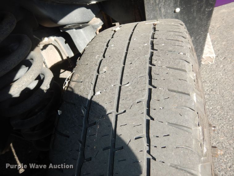 image for item DK1797 2015 Ford E450 Super Duty  shuttle bus