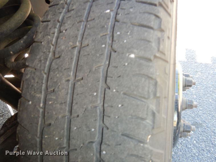 image for item DK1797 2015 Ford E450 Super Duty  shuttle bus