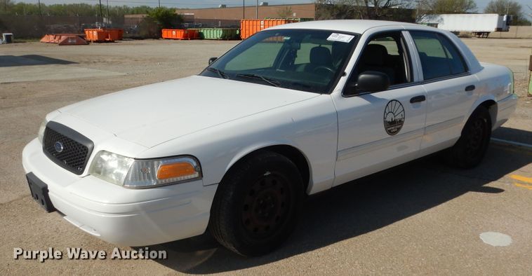 image for item DK1811 2010 Ford Crown Victoria Police Interceptor