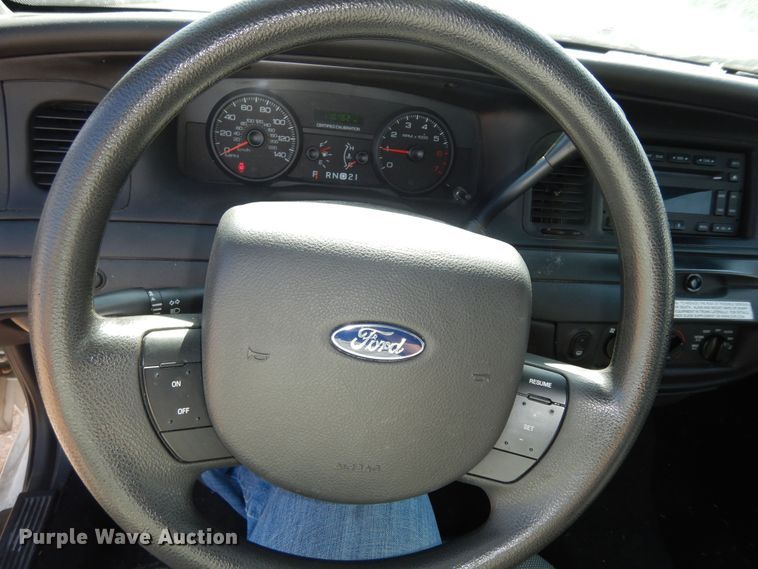 image for item DK1811 2010 Ford Crown Victoria Police Interceptor