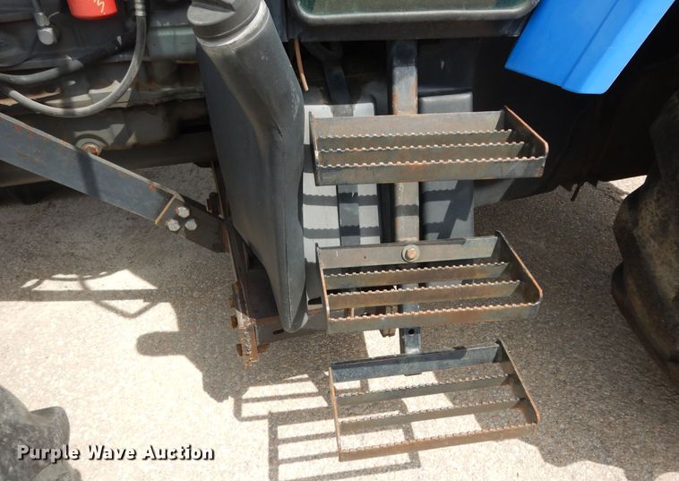 image for item DK1819 2001 New Holland TS110  MFWD tractor