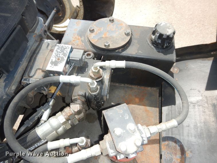 image for item DK1819 2001 New Holland TS110  MFWD tractor