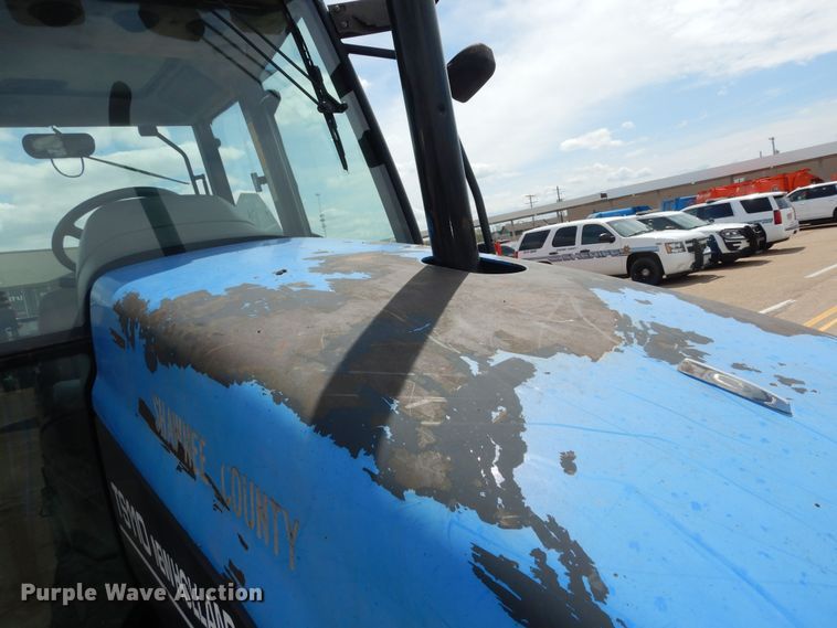 image for item DK1819 2001 New Holland TS110  MFWD tractor