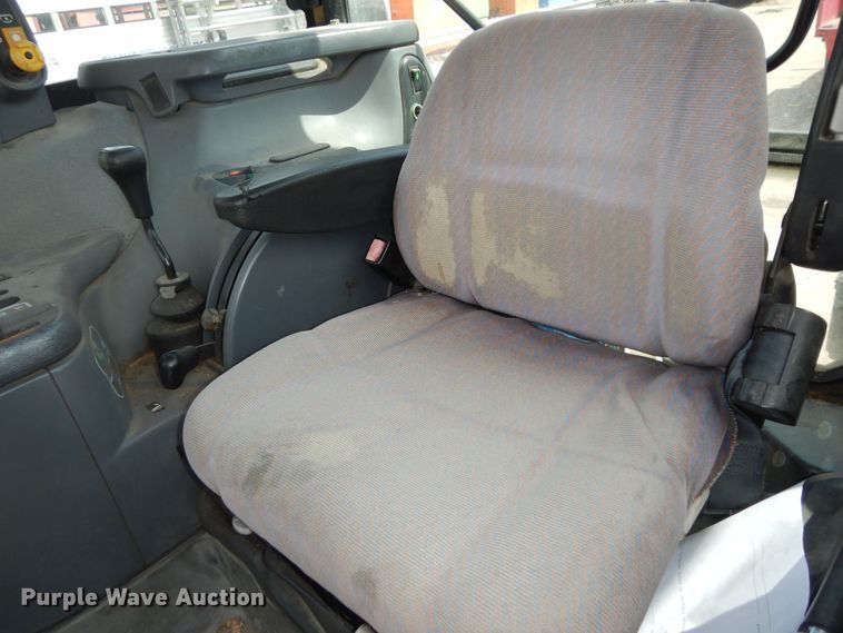 image for item DK1819 2001 New Holland TS110  MFWD tractor