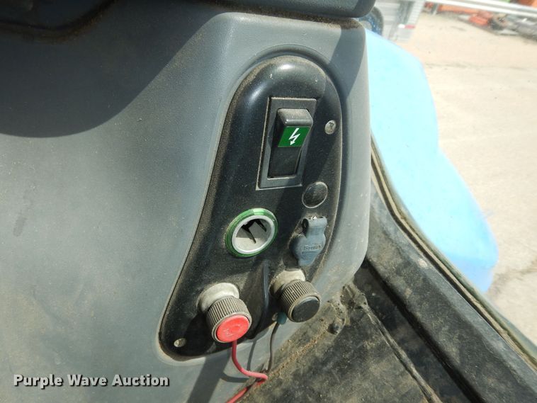 image for item DK1819 2001 New Holland TS110  MFWD tractor